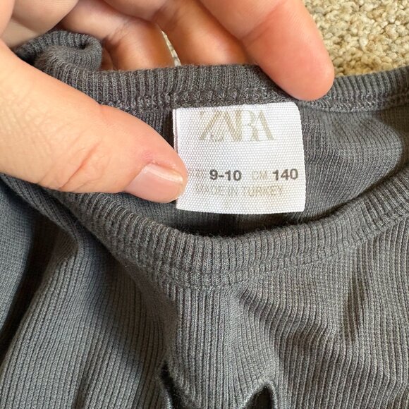 Zara size 9-10Y ribbed butterfly tee Grey cutout - Picture 6 of 8